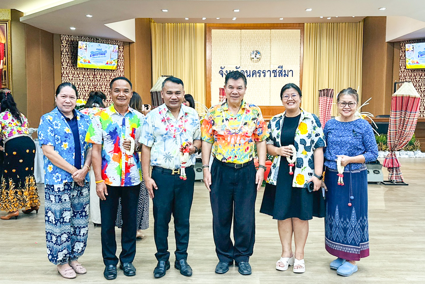 ศธจ.นครราชสีมา ร่วมพิธีสรงน้ำพระพุทธรูป และร่วมรดน้ำขอพร ผวจ.นครราชสีมา สืบสานประเพณีสงกรานต์ 2569