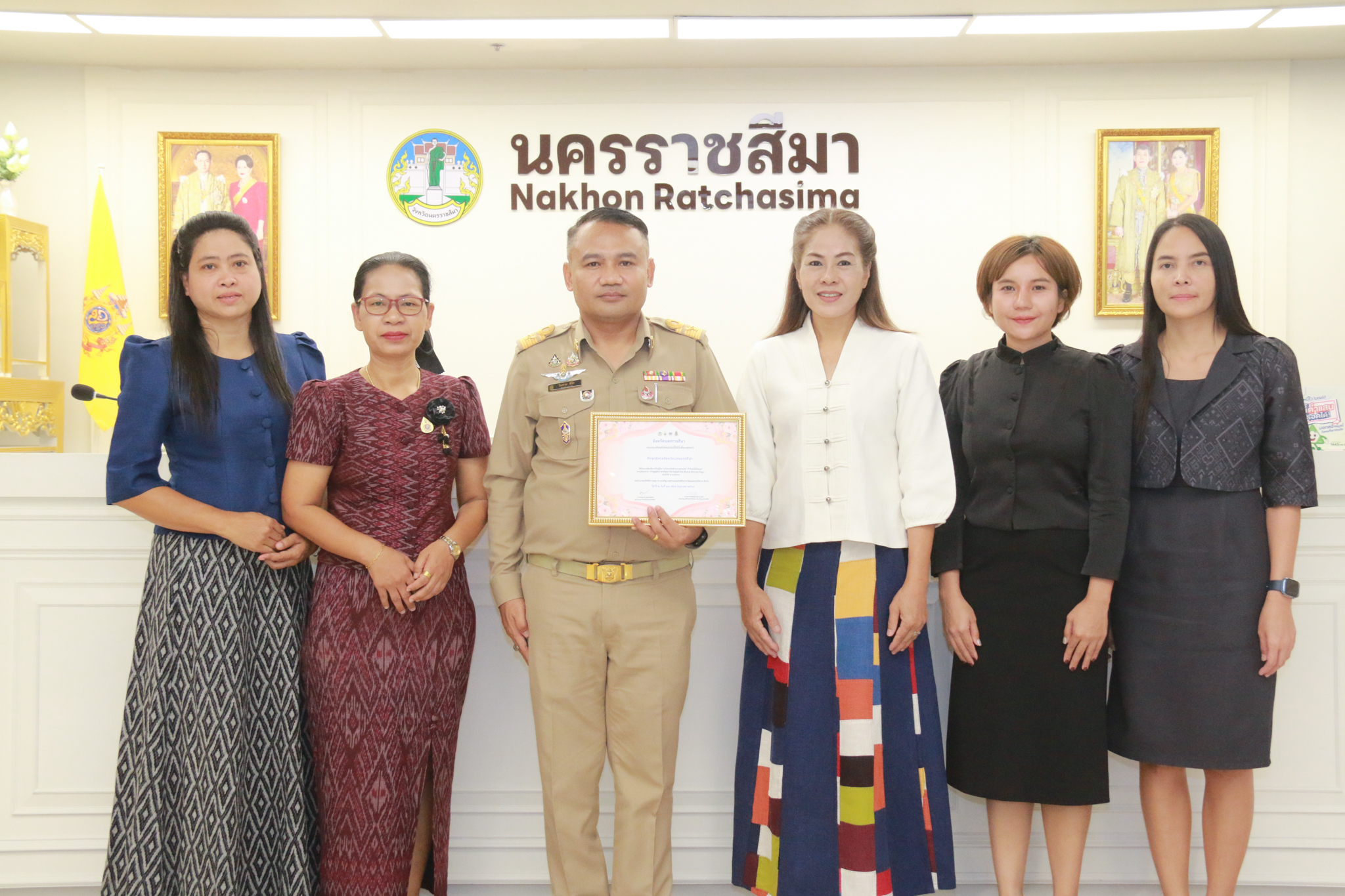 ศธจ.นครราชสีมา ร่วมประชุมกรมการจังหวัดนครราชสีมา ประจำเดือนมิถุนายน 2569 พร้อมรับมอบใบประกาศเกียรติคุณ “ผ้าไทยใส่ให้สนุก”